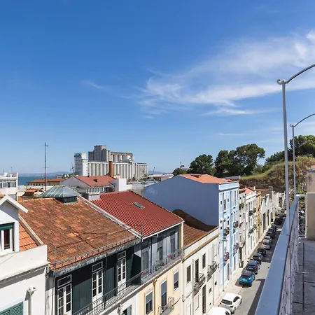 Artsy 3bdr Duplex By Lovelystay * Lissabon
