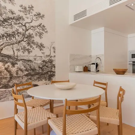 Artsy 3bdr Duplex By Lovelystay * Lissabon