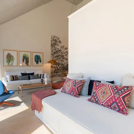 Апартаменты Artsy 3bdr Duplex By Lovelystay *