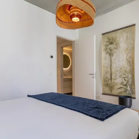 Апартаменты Artsy 3bdr Duplex By Lovelystay Лиссабон