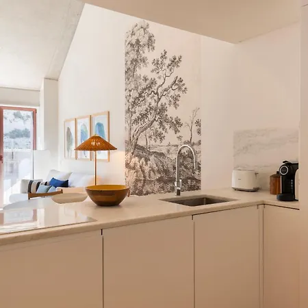 Artsy 3bdr Duplex By Lovelystay Daire Lisboa