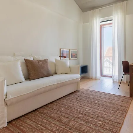 Daire Artsy 3bdr Duplex By Lovelystay