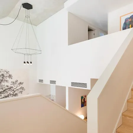 Artsy 3bdr Duplex By Lovelystay * Lisboa